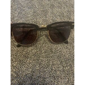 Ray-Ban RB3016 Clubmaster Classic Sunglasses Black Gold W0365 49-21 140